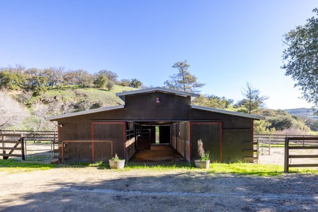 42250 Carmel Valley Road, Greenfield, CA 93927