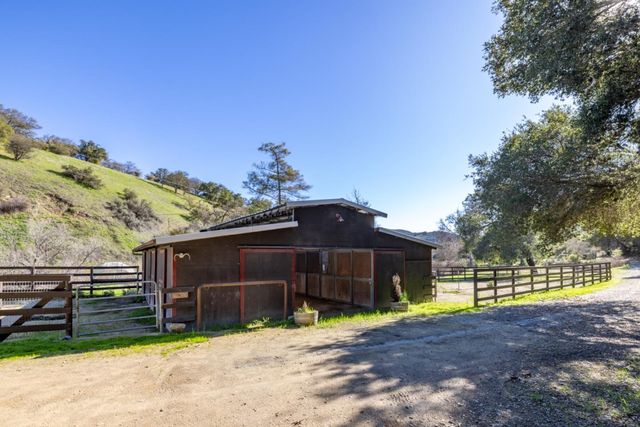 42250 Carmel Valley Road, Greenfield, CA 93927