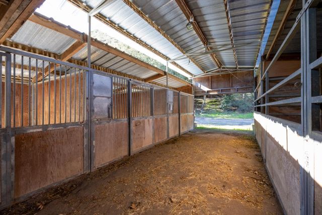 42250 Carmel Valley Road, Greenfield, CA 93927