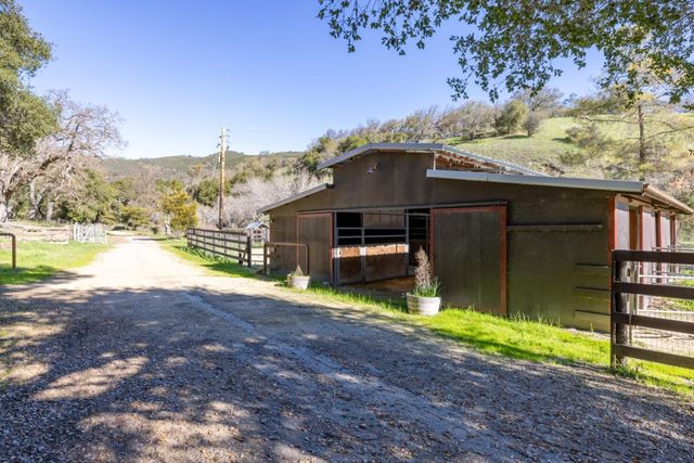 42250 Carmel Valley Road, Greenfield, CA 93927