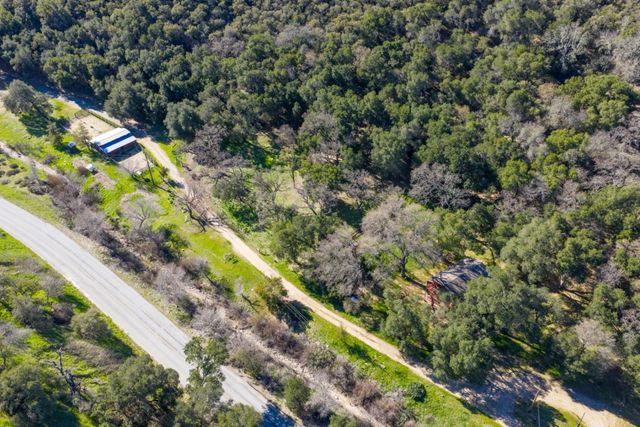 42250 Carmel Valley Road, Greenfield, CA 93927