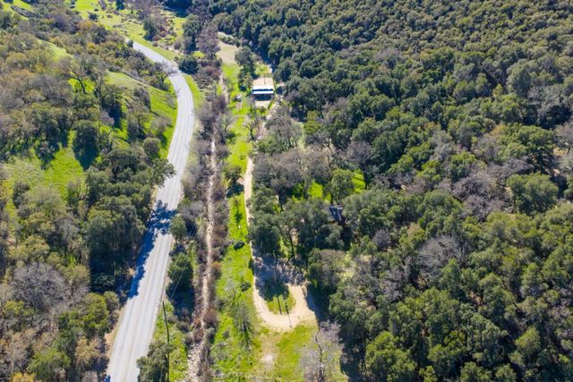 42250 Carmel Valley Road, Greenfield, CA 93927