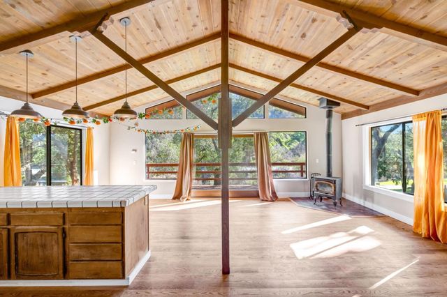 42250 Carmel Valley Road, Greenfield, CA 93927