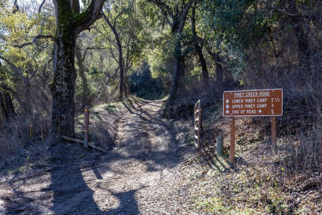 42250 Carmel Valley Road, Greenfield, CA 93927