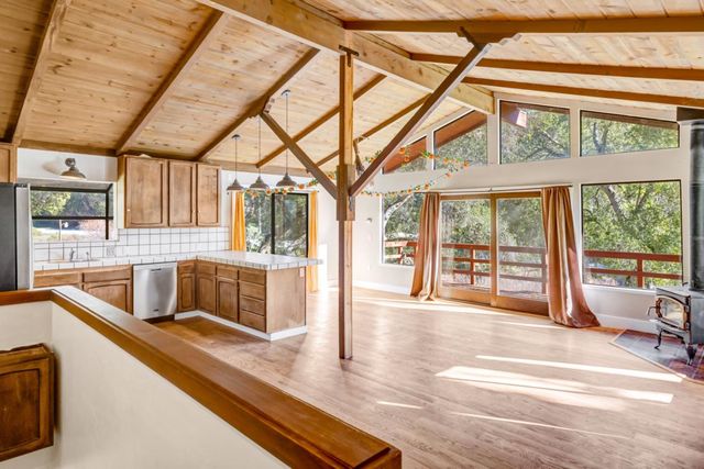 42250 Carmel Valley Road, Greenfield, CA 93927