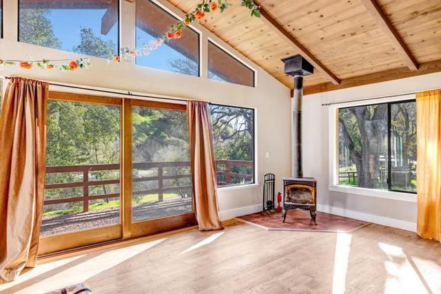 42250 Carmel Valley Road, Greenfield, CA 93927