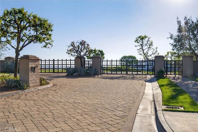 7478 Via Montecito, Riverside, CA 92506