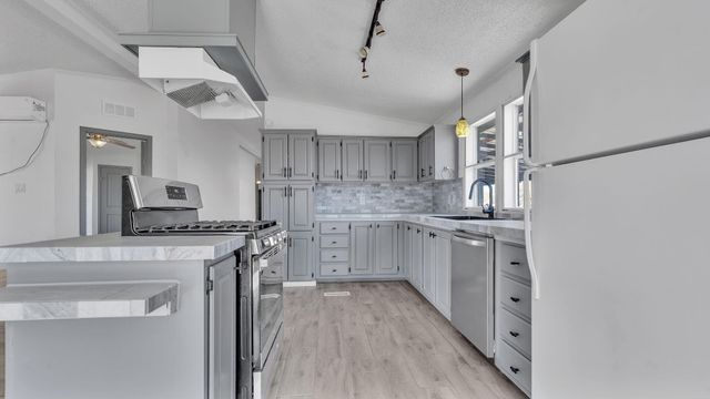 37 Cereza Circle, Los Lunas, NM 87031