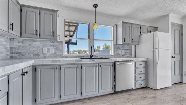 37 Cereza Circle, Los Lunas, NM 87031