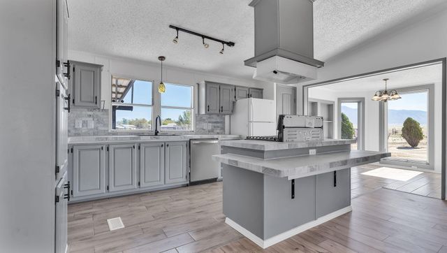 37 Cereza Circle, Los Lunas, NM 87031