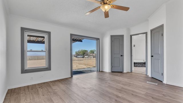 37 Cereza Circle, Los Lunas, NM 87031