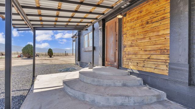 37 Cereza Circle, Los Lunas, NM 87031