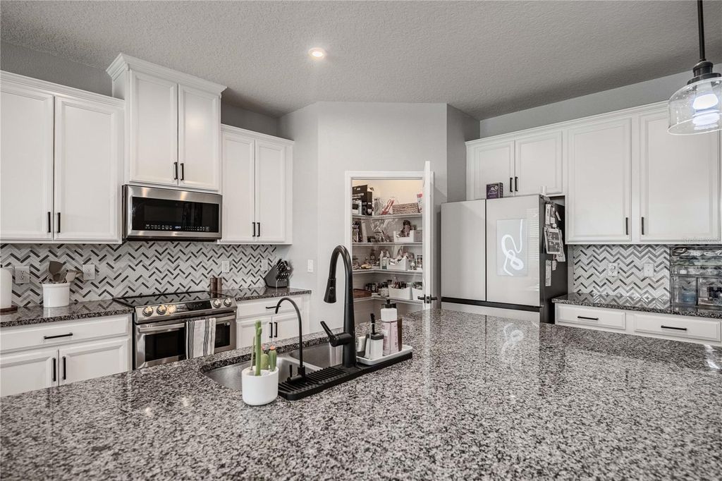 Image 12 of property listing at 4316 SILVER CREEK STREET, Kissimmee, FL 34744