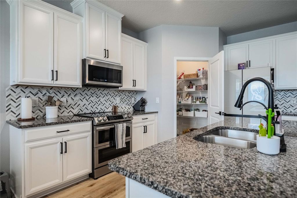 Image 13 of property listing at 4316 SILVER CREEK STREET, Kissimmee, FL 34744