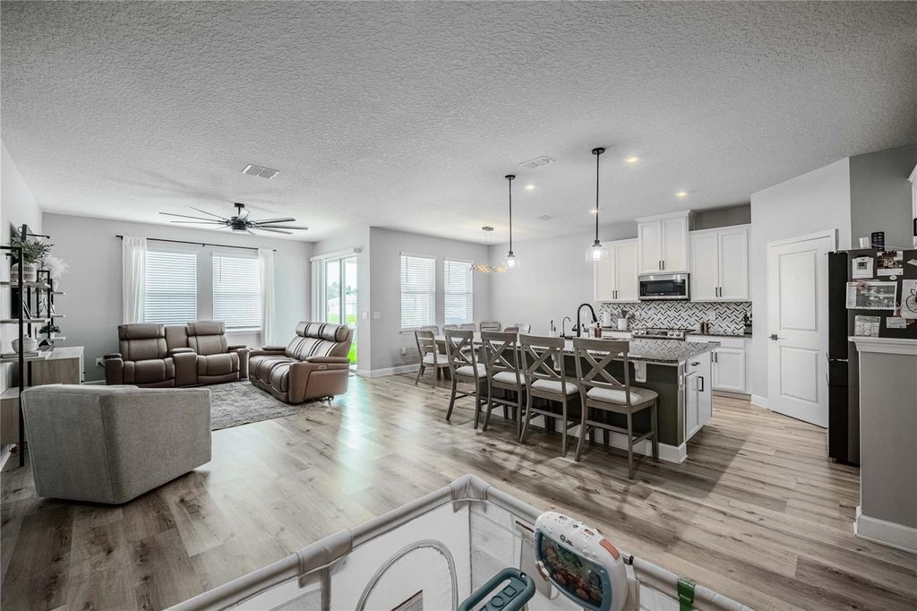 Image 5 of property listing at 4316 SILVER CREEK STREET, Kissimmee, FL 34744