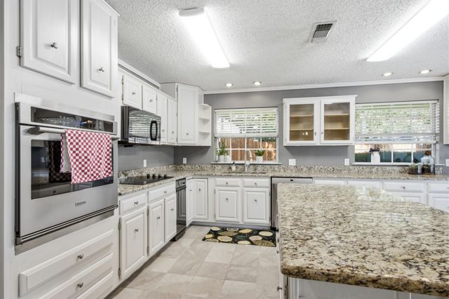 500 Irongate Circle, Irving, TX 75060