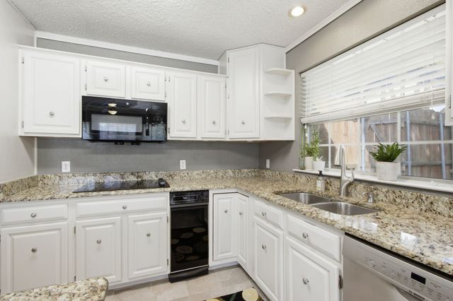 500 Irongate Circle, Irving, TX 75060
