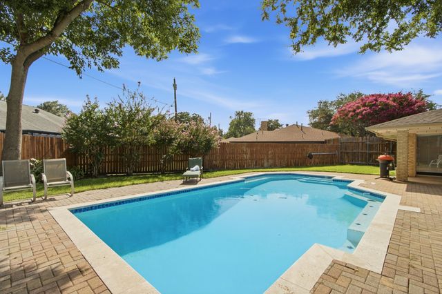 500 Irongate Circle, Irving, TX 75060