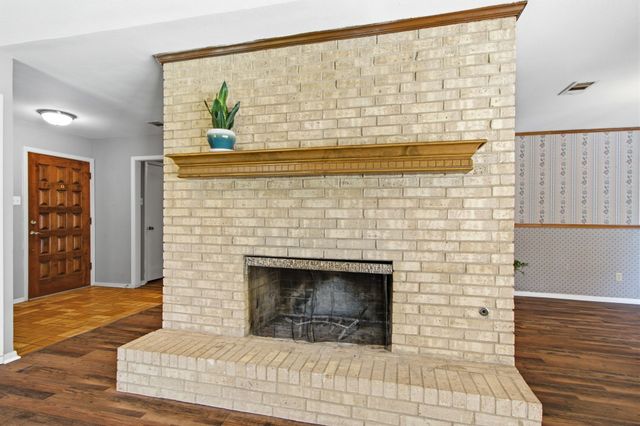 500 Irongate Circle, Irving, TX 75060