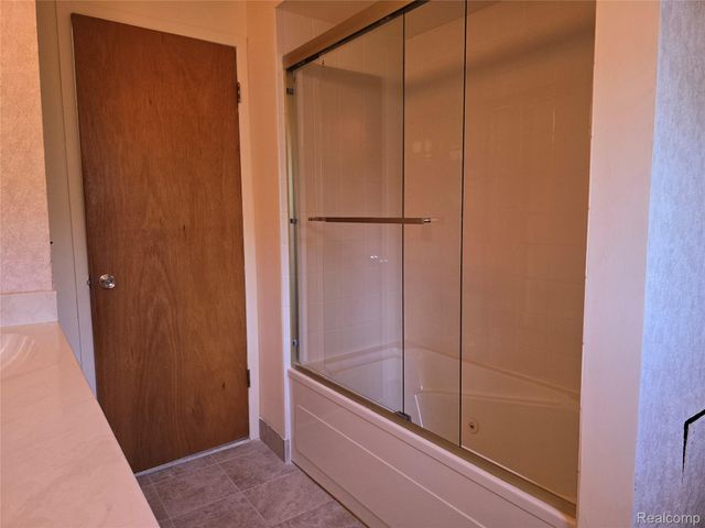 36086 English Drive, Sterling Heights, MI 48310