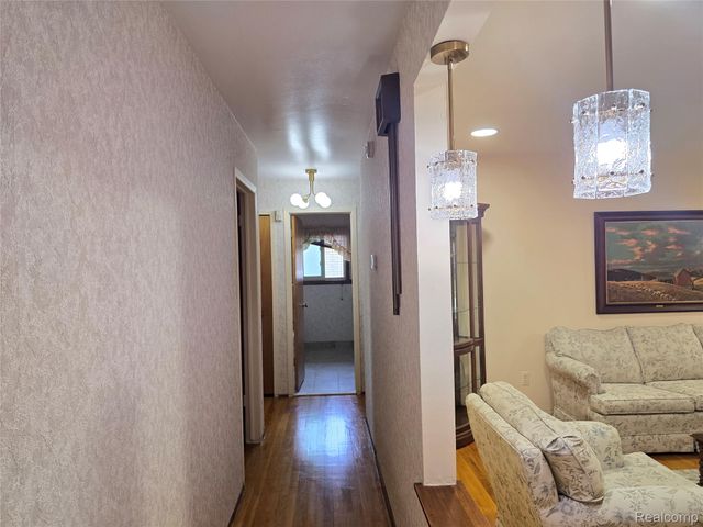 36086 English Drive, Sterling Heights, MI 48310