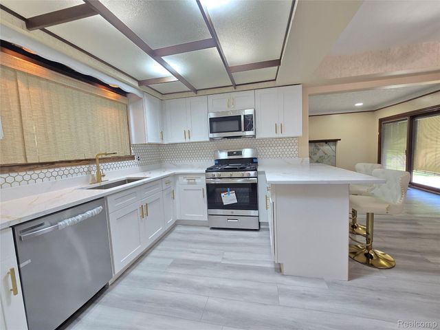 36086 English Drive, Sterling Heights, MI 48310
