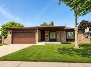 36086 English Drive, Sterling Heights, MI 48310