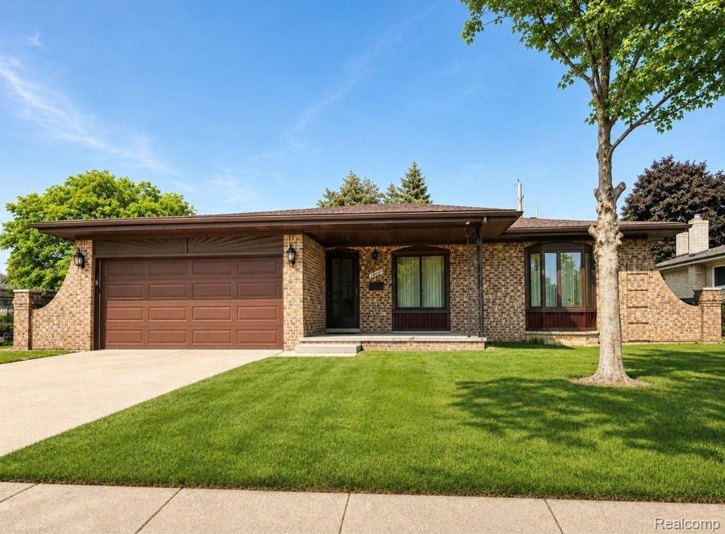 36086 English Drive, Sterling Heights, MI 48310