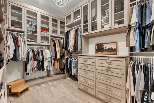 60 S Mission Rd, Eastborough, KS 67207