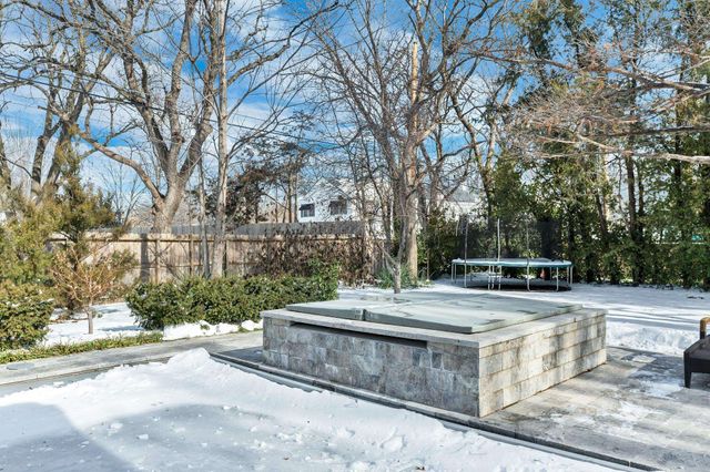 60 S Mission Rd, Eastborough, KS 67207