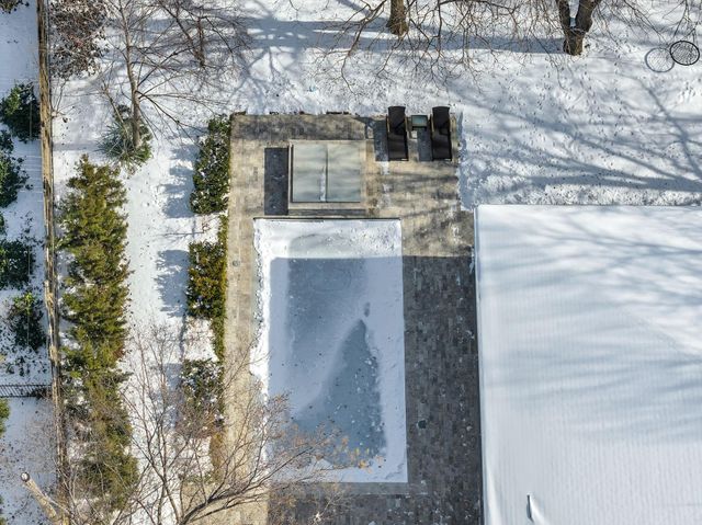 60 S Mission Rd, Eastborough, KS 67207