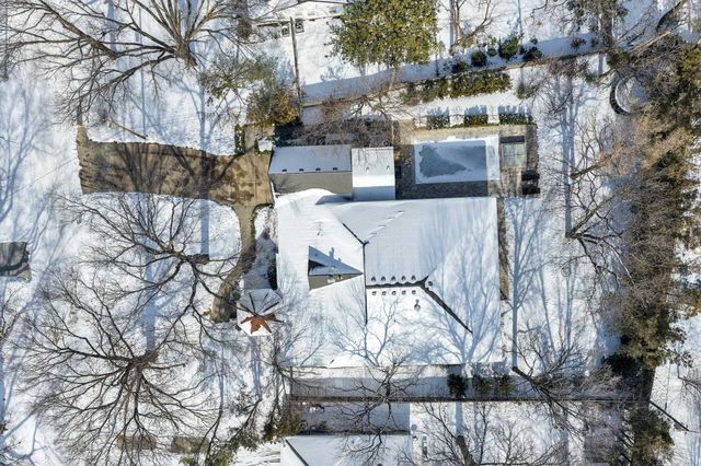 60 S Mission Rd, Eastborough, KS 67207