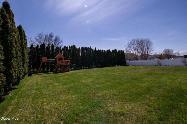 26 Mallard Drive, Clifton Park, NY 12148