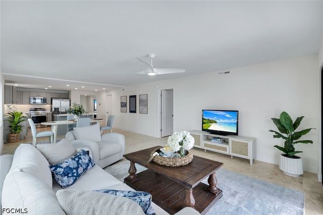 538 Estero BLVD 304, Fort Myers Beach, FL 33931