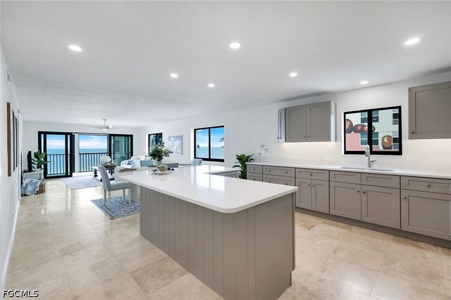 538 Estero BLVD 304, Fort Myers Beach, FL 33931