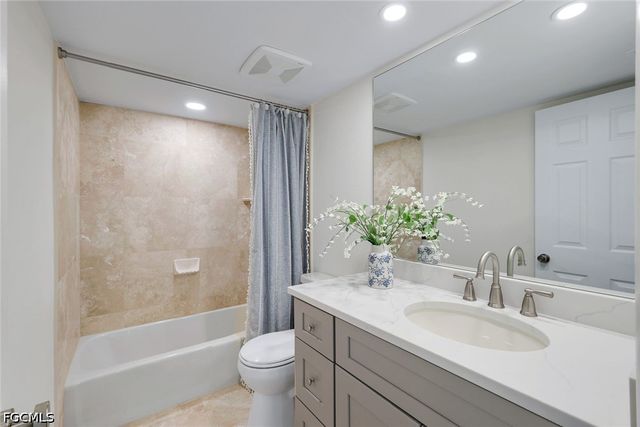 538 Estero BLVD 304, Fort Myers Beach, FL 33931