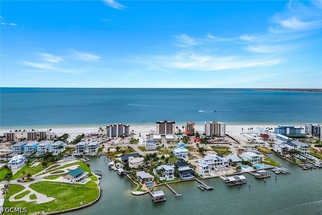 538 Estero BLVD 304, Fort Myers Beach, FL 33931