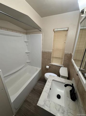 10407 Roxbury Street, Detroit, MI 48224