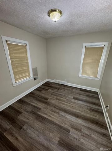 10407 Roxbury Street, Detroit, MI 48224