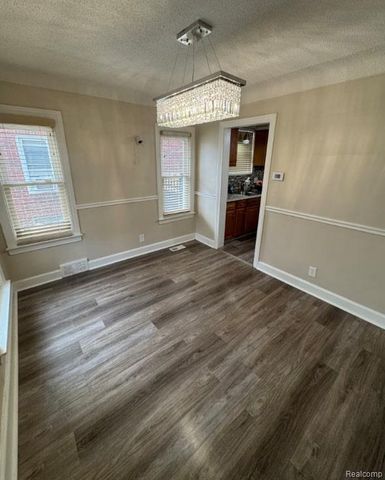 10407 Roxbury Street, Detroit, MI 48224