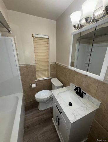 10407 Roxbury Street, Detroit, MI 48224