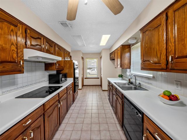 422 Woodhollow Drive, Wylie, TX 75098