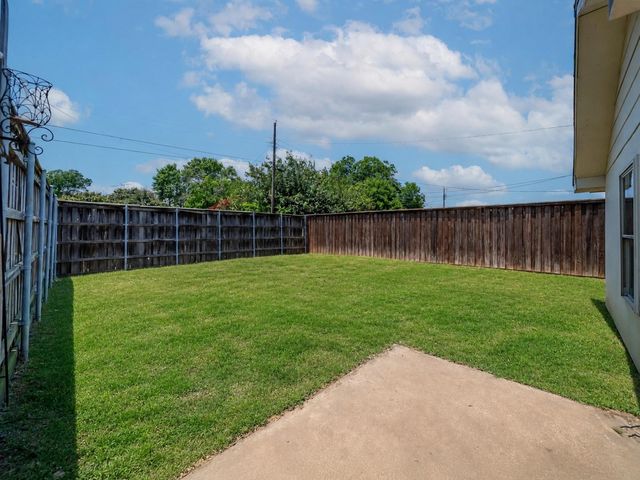 422 Woodhollow Drive, Wylie, TX 75098