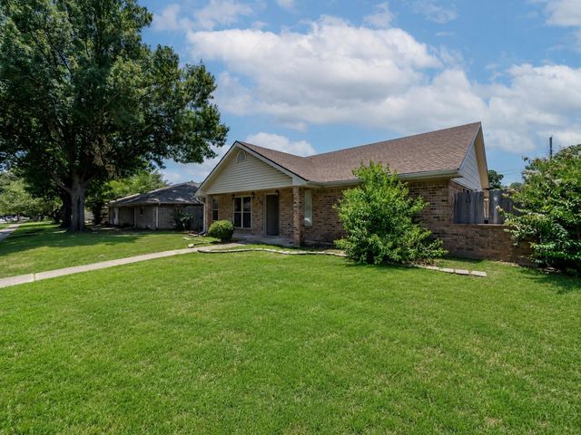 422 Woodhollow Drive, Wylie, TX 75098