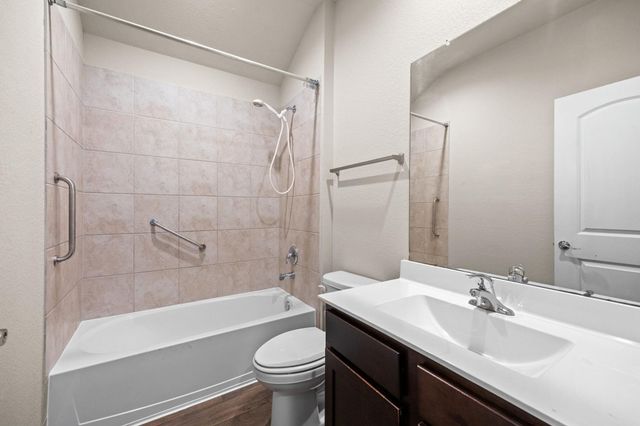8002 Tamarind Lane, Baytown, TX 77521