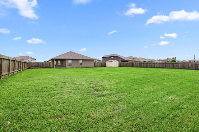 8002 Tamarind Lane, Baytown, TX 77521