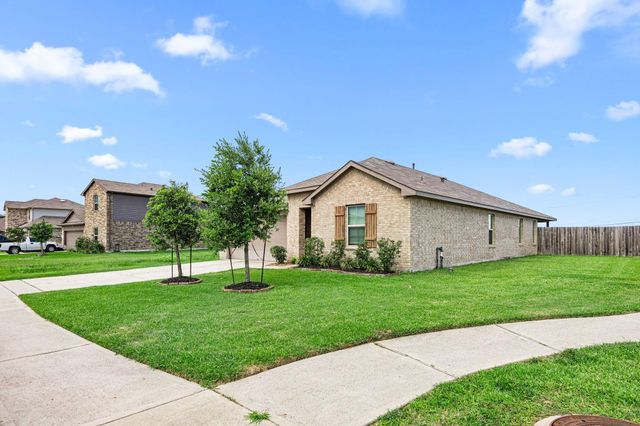 8002 Tamarind Lane, Baytown, TX 77521