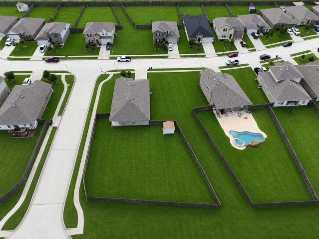 8002 Tamarind Lane, Baytown, TX 77521