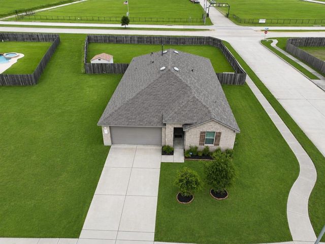 8002 Tamarind Lane, Baytown, TX 77521