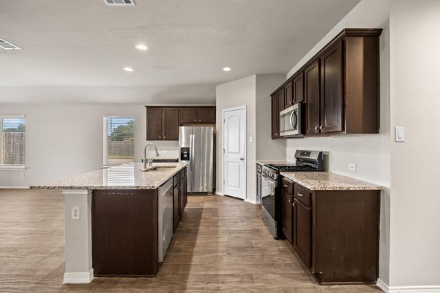 8002 Tamarind Lane, Baytown, TX 77521
